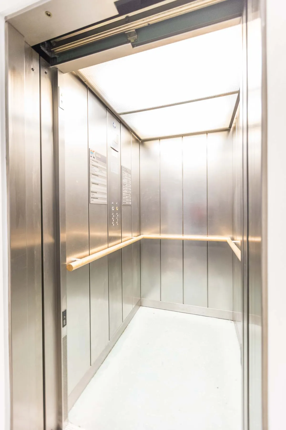 Aufzug von der Tiefgarage direkt zu den Apartments
